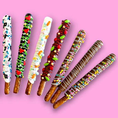 how to make chocolate covered pretzel rods (the easy way!)