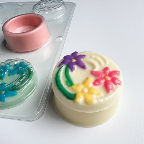 Pour Box With Flower Cover Candy Mold